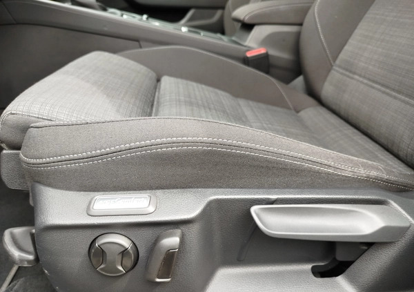 Volkswagen Passat cena 69900 przebieg: 160000, rok produkcji 2020 z Będzin małe 562